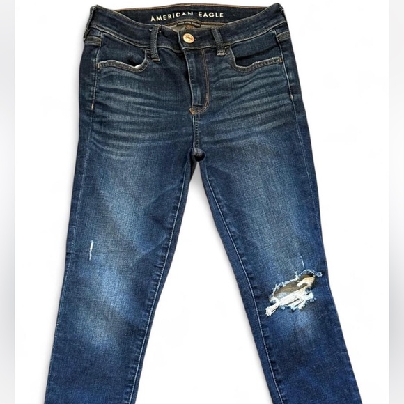 American Eagle Women’s Size 4 Short Skinny Distressed Blue Jeans - Picture 2 of 7